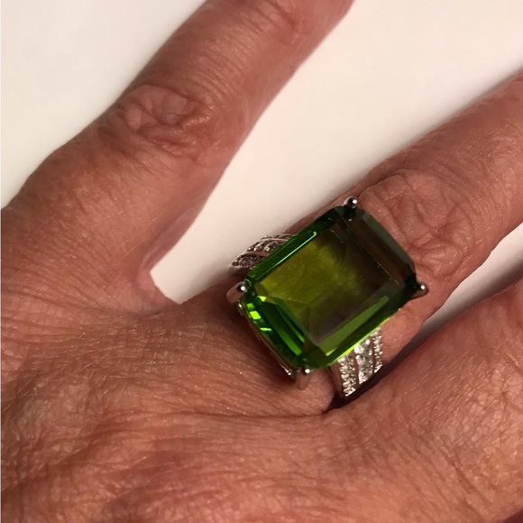 Peridot 925 Sterling Silver Ring - Picture 1 of 7